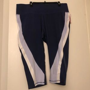 LIVI ACTIVE LANE BRYANT CROPPED ACTIVE LEGGINGS